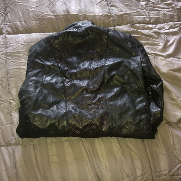 LIKE NEW Black Bomber coat - Picture 2 of 6